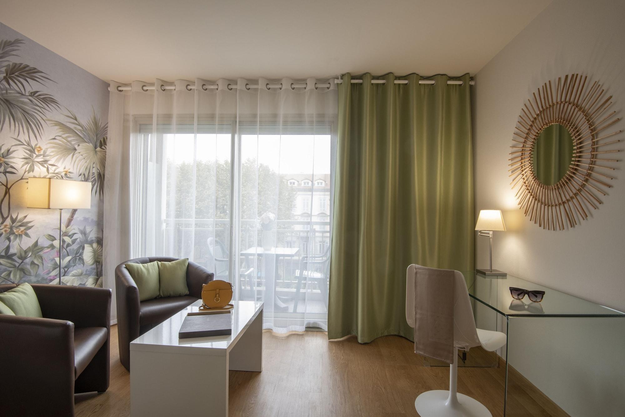 Hotel Chambord Мантон Екстер'єр фото